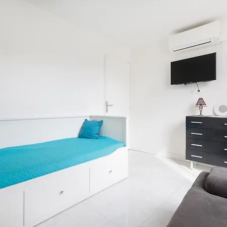 Cosy Yourhosthelper * Канны