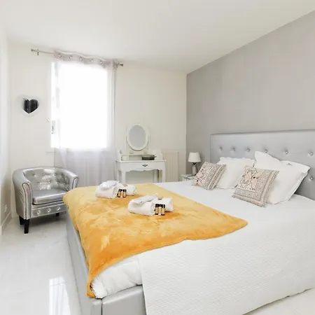 Cosy Yourhosthelper