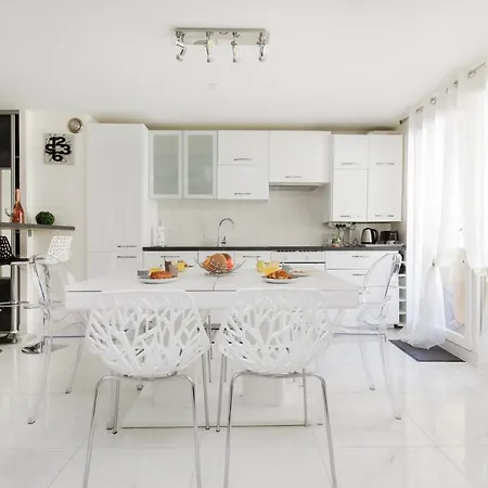 Cosy Yourhosthelper Cannes