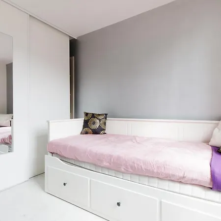 Cosy Yourhosthelper *